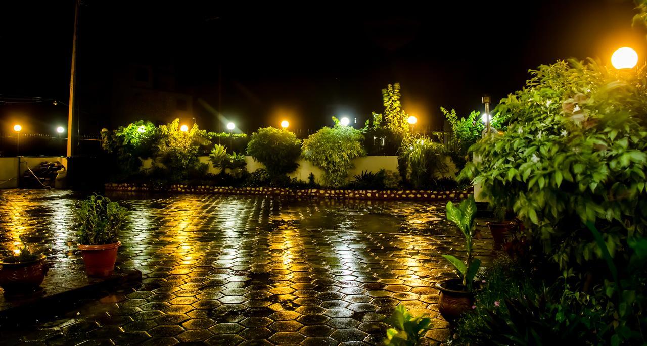 Hotel Stupa Lumbini Bagian luar foto